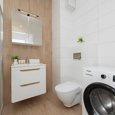 Exceptional For 4 Guests With Parking By Renters Appartamento *
