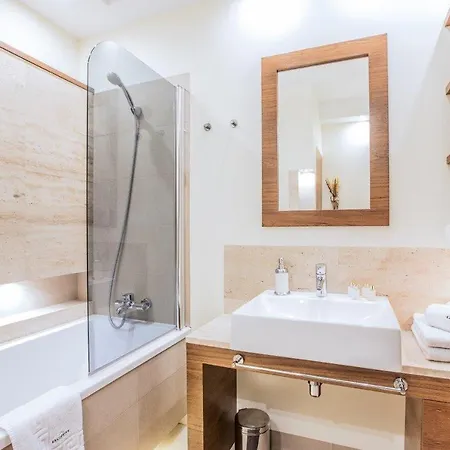 Hotel apartamentowy Inqse Centre *