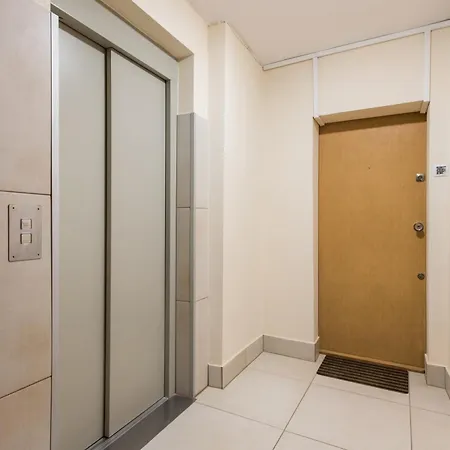 Room, Inflancka 19 * Warszawa