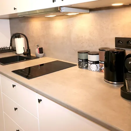 Falcon Center 4 Metro Swietokrzyska Apartamento *