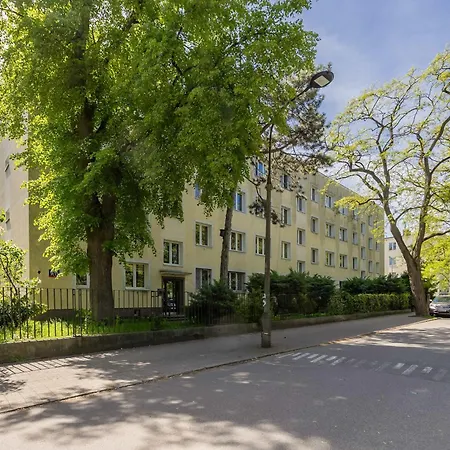 アパート Modern & Bright Promenada Park Mokotow By Renters ワルシャワ