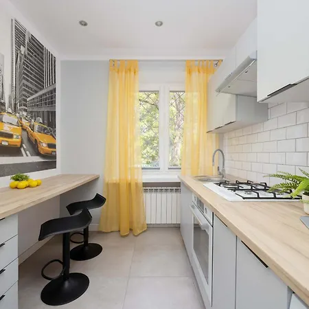 Modern & Bright Promenada Park Mokotow By Renters アパート *