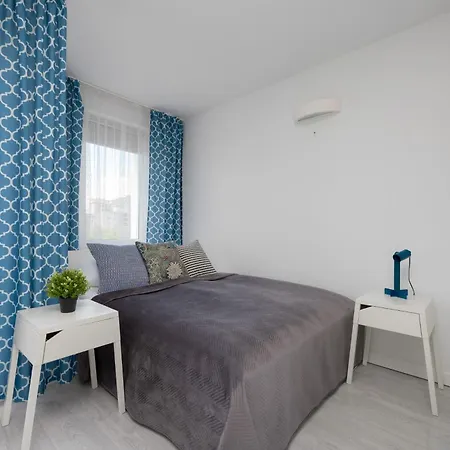 Bright Close To Centre By Renters Lägenhet Warszawa