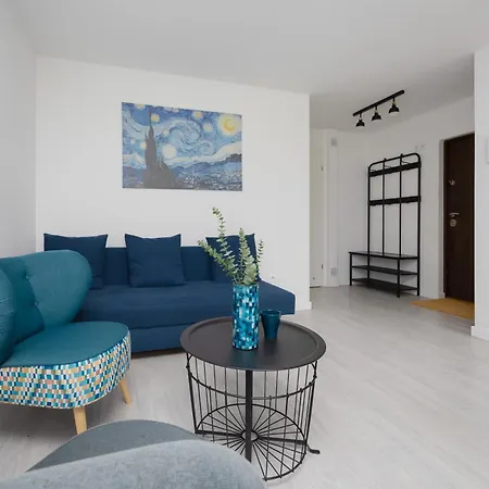 Bright Close To Centre By Renters Lägenhet