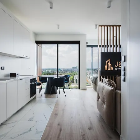J&k Towarowa Towers Apartment *
