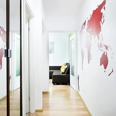Lovely Garden Flat Near Royal Park Apartment