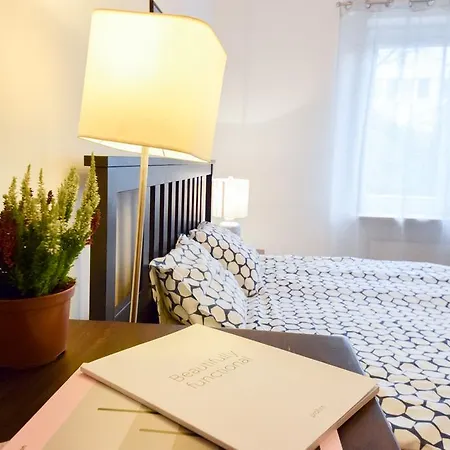 Shortstaypoland Bialobrzeska Apartamento *