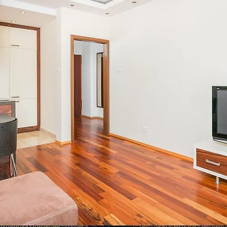 Platinum Towers E 4* Warszawa