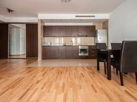 Platinum Towers E Hotel apartamentowy 4*