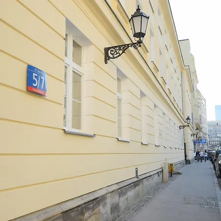 Elegant Promenade * Warsaw