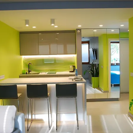 Good Time Center Apartment *