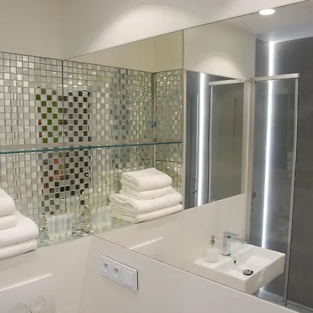 Good Time Center Apartment *