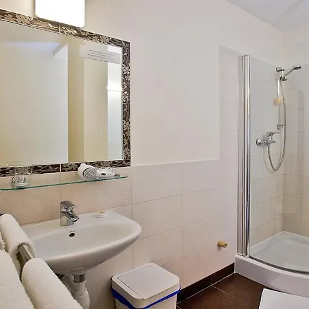 Bed & Breakfast Castle 3*