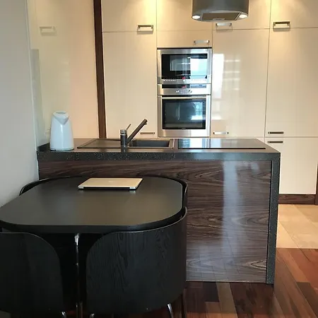 Platinum Towers E 4* Warszawa