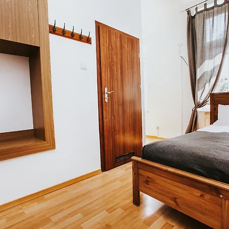 Erasmus Dorm Albergue *