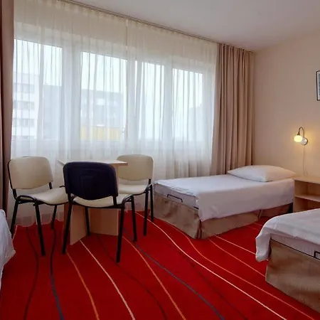 Start Aramis Hotel Warschau