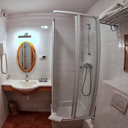 Dedek Park - Historyczny Dworek W Pieknym Parku Skaryszewskim Obok Stadionu Narodowego Aparthotel 3*