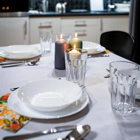 Crystal Hostal Varsovia