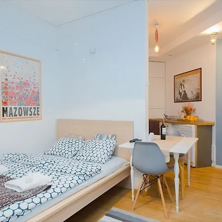 Wyzwolenia Studio For 3 Apartment Warsaw