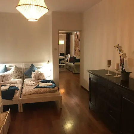 Stare Miasto Dluga 8 דירה ורשה