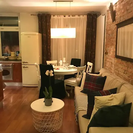 Stare Miasto Dluga 8 דירה ורשה