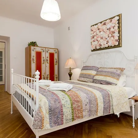 Apartment Royal Route For 10 People