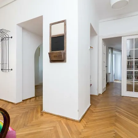 Apartment Royal Route For 10 People