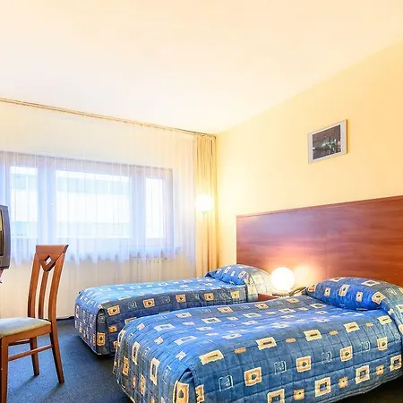 Sangate Airport Varsovia