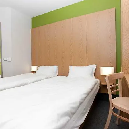 Warszawa-okecie Hotel Warsaw