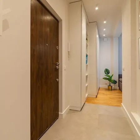 Rent Like - Niekłańska 9/11 * Warszawa