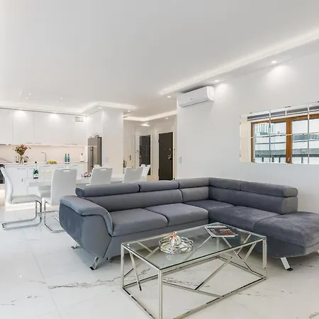 Karolkowa 28a - Luminous With Balcony By Renters Prestige