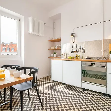 Rent Like - Aleja Wyzwolenia 7 Warsaw
