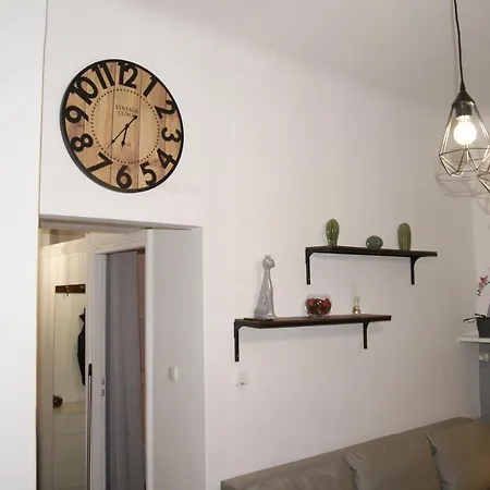 Under Castle Apartment