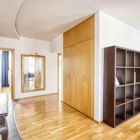 Apartment Vive Modern 3-bedroom Flat In Guarded Estate, Parking Warsaw