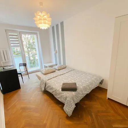 Nocleg ze śniadaniem Halo Warszawa