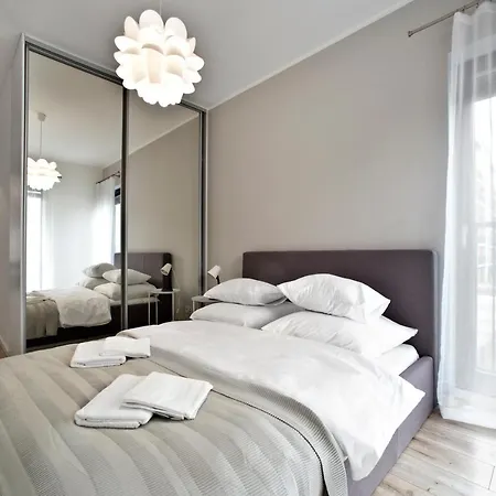 2 Bedrooms Przasnyska P&o Serviced Apartament *
