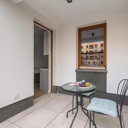 Апартаменты Yoursecondflat Grzybowska Metropoint