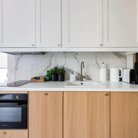 Yoursecondflat Grzybowska Metropoint Апартаменты *