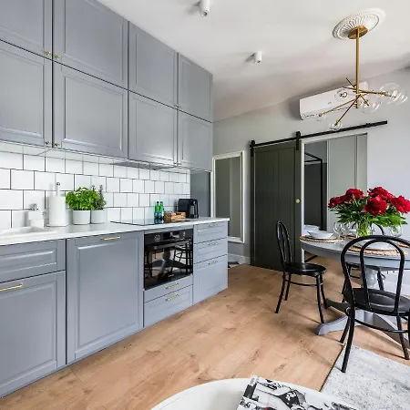 Апартаменты Yoursecondflat Grzybowska Metropoint