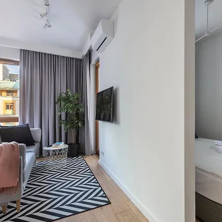 Апартаменты Yoursecondflat Grzybowska Metropoint