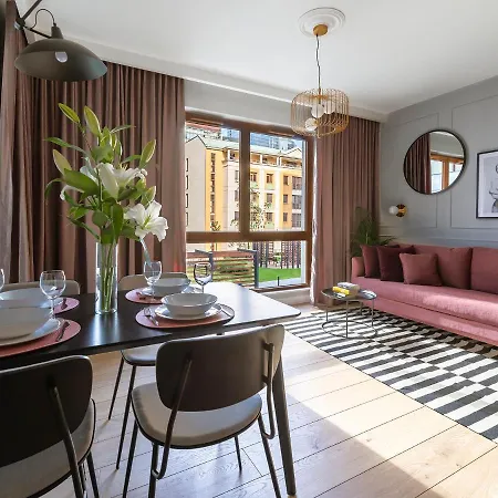 Yoursecondflat Grzybowska Metropoint Апартаменты *