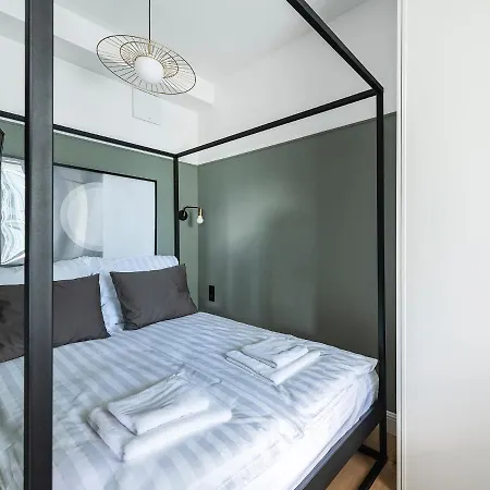 Апартаменты Yoursecondflat Grzybowska Metropoint Варшава