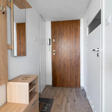 Apartament Ul.solidarności 64 36 M2 Apartament