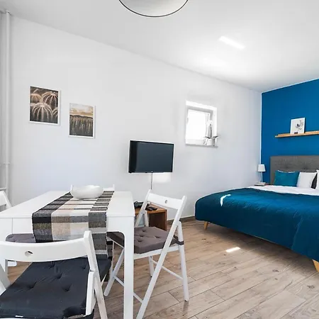 Apartament Ul.solidarności 64 36 M2 *