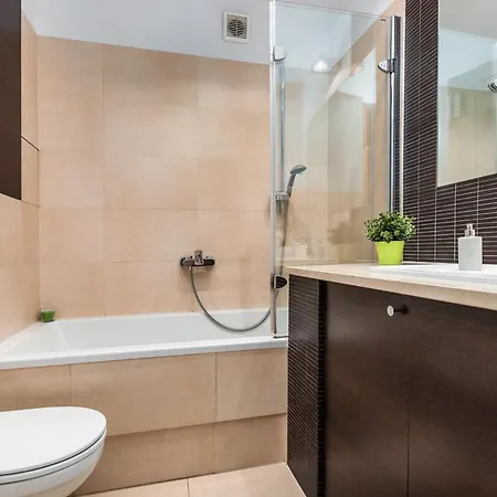 Hoza City Center By Renters Apartment Warsaw