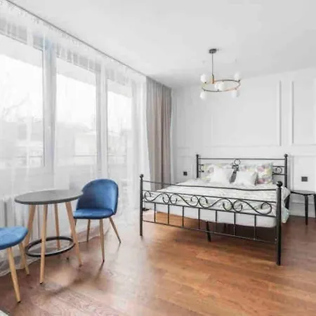 Centrum-blisko Starego Miasta Apartment