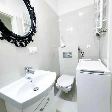 Superapart Tamka Ministudio, Family Friendly Abode Apartament *