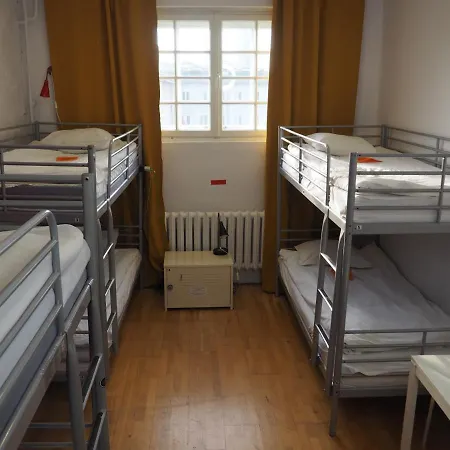 New World St Hostel And Private Room