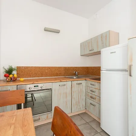 Super Wilanowska 208 *