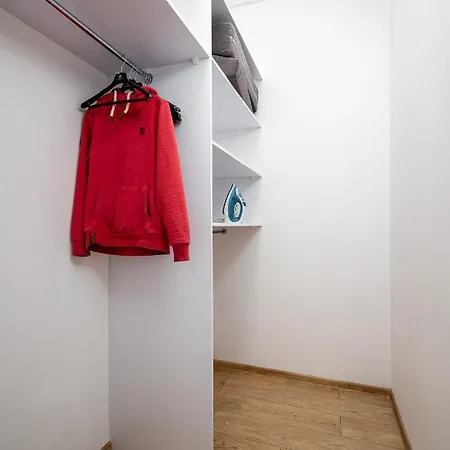 Aleje Jerozolimskie Street Apartament